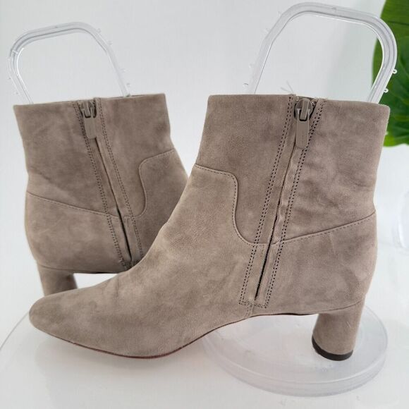 Vince Hela Tan Suede Leather Booties Size 6 Ankle Boots Almond Toe Classic - Picture 9 of 15